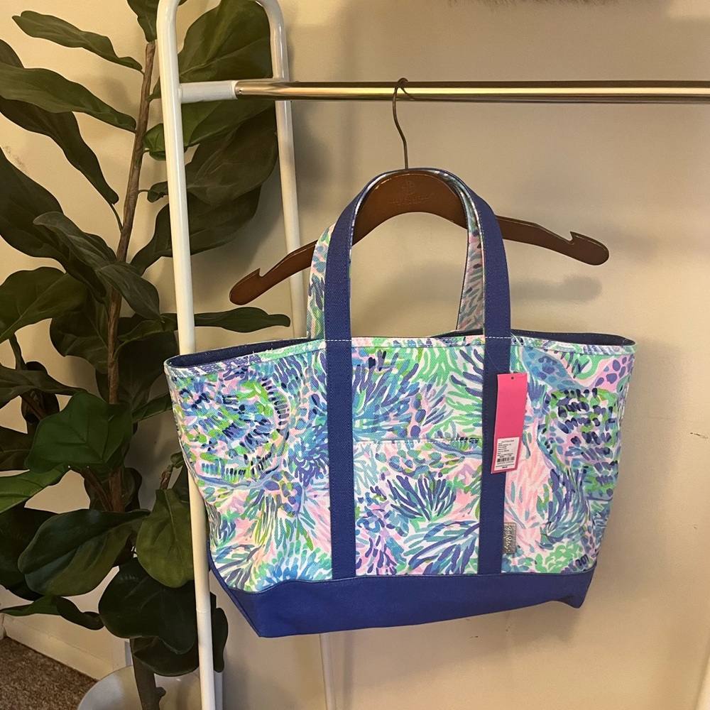 Mercato Tote- Shell of A Party